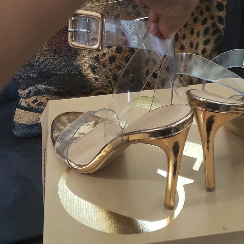 Shoes - Picture 4 of 4